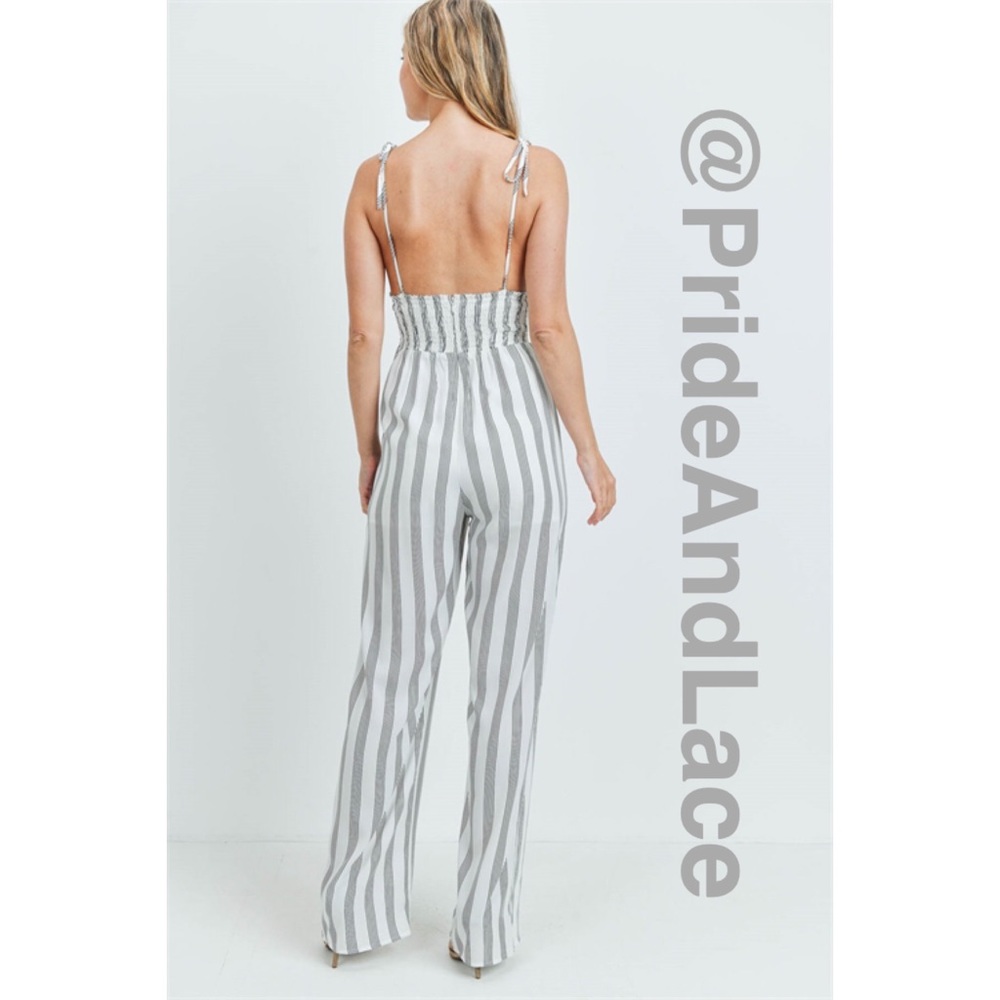 LAST 2️⃣ WHITE BLACK STRIPES JUMPSUIT - Picture 3 of 6